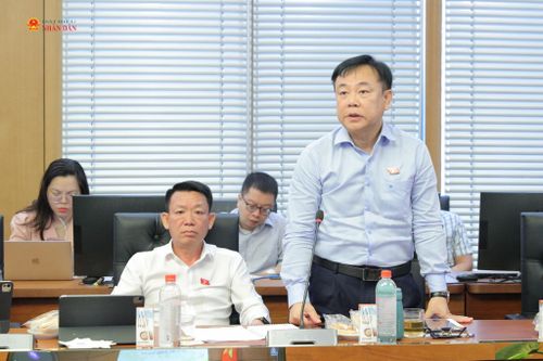 ĐBQH hoạt động chuyên trách tại Ủy ban Pháp luật và Tư pháp Nguyễn Công Long phát biểu