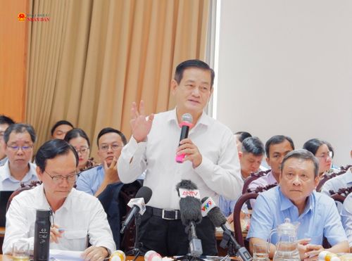 TSKH. KTS Ngô Viết Nam Sơn cho rằng, đây là "cơ hội vàng'" để TP. Hồ Chí Minh chấm dứt cảnh xe container chạy khắp đô thị. Ảnh: Hoa Lê