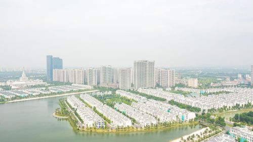 Sự bứt phá về hạ tầng giao thông đang tạo đòn bẩy quan trọng cho tăng trưởng kinh tế - xã hội khu vực phía Đông Hà Nội, mở ra làn sóng dịch chuyển dân cư và hình thành một tâm điểm sống mới. Ảnh: PV