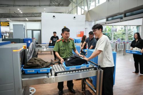 Lực lượng chức năng rà soát phương án đảm bảo an ninh, an toàn trước ngày Cảng hàng không Quốc tế Liên Khương hoạt động trở lại từ 0h ngày 19/8.