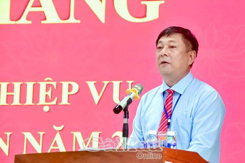 Đồng chí Phạm Thanh Tâm, Phó Hiệu trưởng Trường Chính trị tỉnh, nhấn mạnh, đơn vị sẽ phối hợp chặt chẽ với Liên đoàn Lao động tỉnh, tạo điều kiện để lớp bồi dưỡng được tổ chức nghiêm túc, thiết thực, hiệu quả.