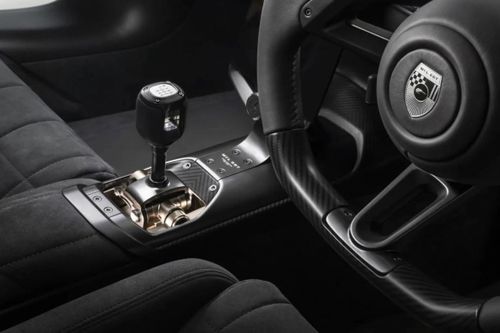 McLaren chọn hộp số sàn cho siêu xe mới giữa kỷ nguyên điện hóa. (Ảnh: Carscoops)
