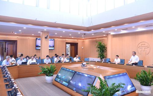Chủ tịch UBND thành phố Hà Nội Vũ Đại Thắng phát biểu chỉ đạo tại cuộc họp kiểm điểm tiến độ các công trình giao thông trọng điểm ngày 12-8 vừa qua. Ảnh: Viết Thành