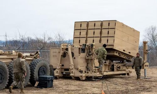 Enduring Shield không phải một hệ thống thay thế Patriot. Vai trò của nó là bổ sung một lớp đánh chặn gần hơn, sử dụng AIM-9X để bảo vệ mục tiêu trước các mối đe dọa mà Mỹ xác định cần được xử lý ở cự ly ngắn.