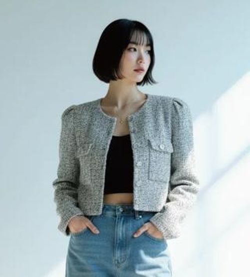  AI của World đã thiết kế một sản phẩm dệt kim với nhiều nếp gấp ở vai. Ảnh: World. 