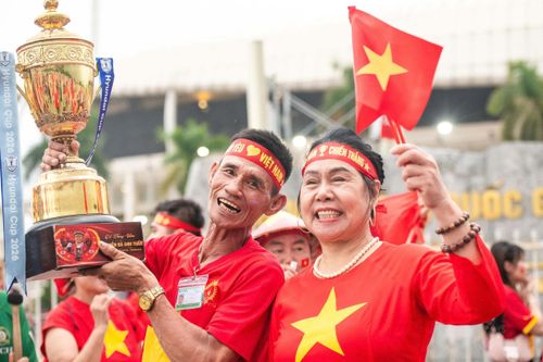  Tuy nhiên, thầy trò HLV Kim Sang-sik không được phép chủ quan. Malaysia buộc phải tấn công để tìm bàn thắng, đồng nghĩa Việt Nam cần duy trì sự tập trung, bảo đảm an toàn ở hàng thủ và tận dụng khoảng trống khi đối thủ dâng cao. 