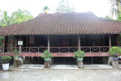 Mặt tiền ngôi nhà mang kiến trúc truyền thống của một ngôi nhà Nam Bộ cuối thế kỷ XIX