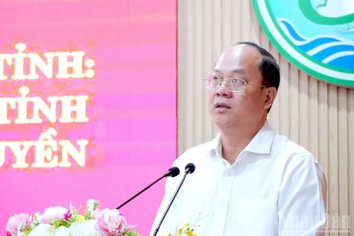 Đồng chí Nguyễn Hồ Hải, Ủy viên Trung ương Đảng, Bí thư Tỉnh ủy Cà Mau phát biểu chỉ đạo tại hội nghị. (Ảnh: HỮU TÙNG)