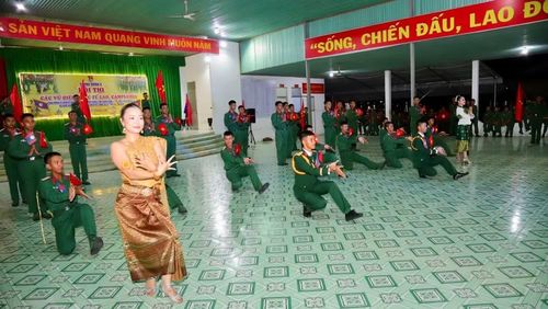 Hội thi cũng là ngày hội thể hiện tình hữu nghị.