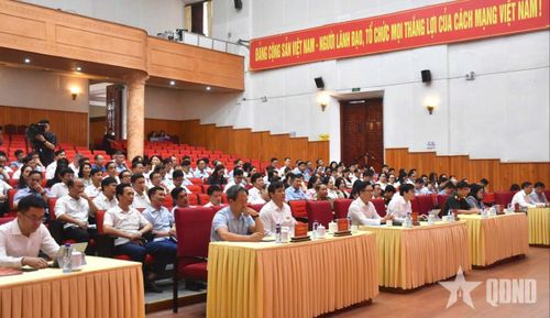 Các đại biểu tham dự hội nghị.