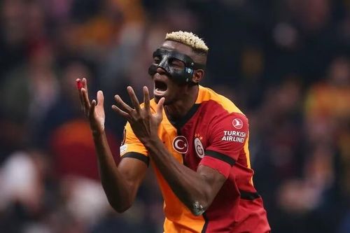 Chân sút người Nigeria hiện khoác áo Galatasaray và được cho là sẵn sàng cân nhắc chuyển đến Old Trafford nếu MU nâng mức độ quan tâm và tiến hành đàm phán chính thức.