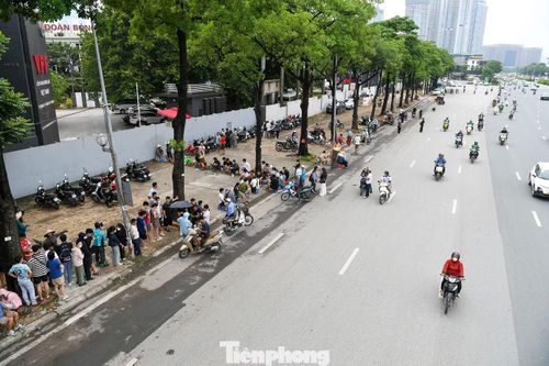 Trận bán kết lượt về ASEAN Cup 2026 giữa Việt Nam và Malaysia diễn ra lúc 20h tối nay (19/8) tại sân vận động Mỹ Đình, Hà Nội. Với nhiều cổ động viên, tấm vé là cơ hội trực tiếp có mặt trên khán đài, tiếp sức cho đội tuyển Việt Nam trong trận đấu quan trọng trên sân nhà.