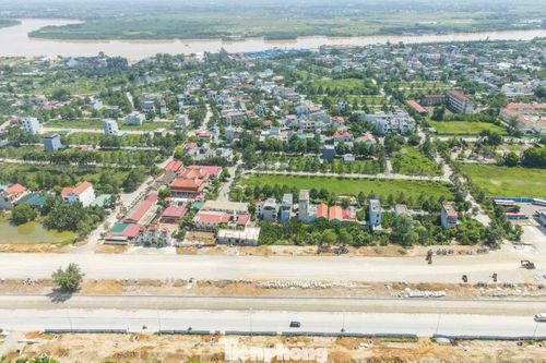 Đây là công trình giao thông nhóm B, cấp II, với tổng mức đầu tư hơn 1.400 tỷ đồng do Ban Quản lý dự án đầu tư xây dựng các công trình dân dụng và công nghiệp Thanh Hóa làm chủ đầu tư.