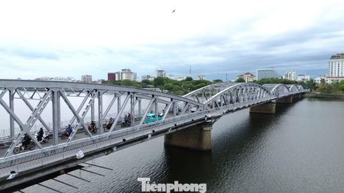 Theo kế hoạch, công tác sơn và sửa chữa cầu Trường Tiền sẽ hoàn thành vào giữa tháng 9. Việc ưu tiên các hạng mục sơn trước khi Huế bước vào mùa mưa được xem là giải pháp nhằm hạn chế tác động của thời tiết đến tiến độ.