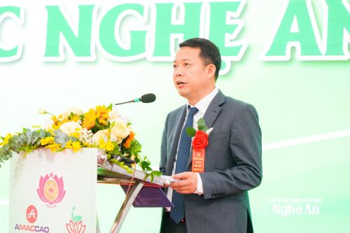 Ông Nguyễn Văn Vinh - Chủ tịch HĐQT kiêm Tổng Giám đốc Tập đoàn Amaccao phát biểu tại buổi lễ Ảnh: T.L