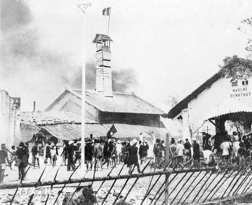Ngày 23/11/1940, Khởi nghĩa Nam kỳ bùng nổ ở nhiều tỉnh Nam bộ. Cùng với Khởi nghĩa Bắc Sơn, Khởi nghĩa Nam Kỳ là "những tiếng súng báo hiệu cho cuộc khởi nghĩa toàn quốc”, là cuộc tổng diễn tập lần thứ hai cho thắng lợi của Cách mạng Tháng Tám năm 1945. (Ảnh: Tư liệu TTXVN)