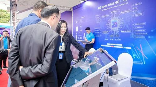 Nền tảng AI pháp lý Clex do CMC OpenAI huấn luyện và tinh chỉnh dành riêng cho pháp luật Việt Nam. Ảnh: CMC.