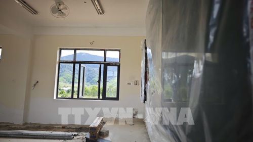 Bên trong phòng học đang được hoàn thiện. Ảnh: Mai Trang - TTXVN