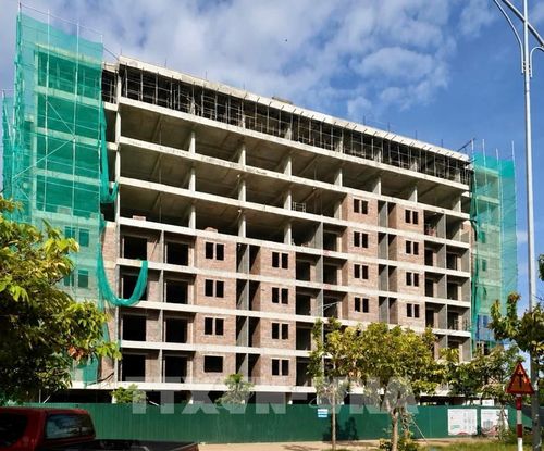 Dự án Nhà ở xã hội Lộc Ninh 1 tại phường Đồng Thuận, tỉnh Quảng Trị với quy mô 309 căn hộ, đang được gấp rút hoàn thiện. Ảnh: Nguyên Linh - TTXVN