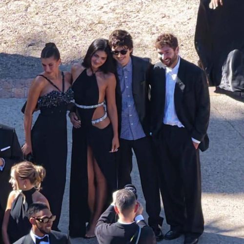 Bên cạnh vợ chồng Hailey và Justin Bieber, Kylie Jenner và Timothée Chalamet cũng góp mặt. Ảnh: @harpersbazaarus