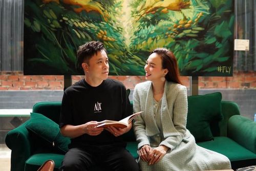 Khoảnh khắc giản dị nhưng đầy tình cảm của Đinh Ngọc Diệp và Victor Vũ. Ảnh: FBNV