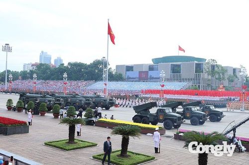 Xây dựng lực lượng Quân đội nhân dân, Công an nhân dân cách mạng, chính quy, tinh nhuệ, hiện đại (Ảnh: VGP)