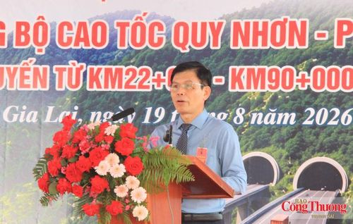 Thứ trưởng Bộ Xây dựng Lê Anh Tuấn phát biểu tại lễ khởi công.