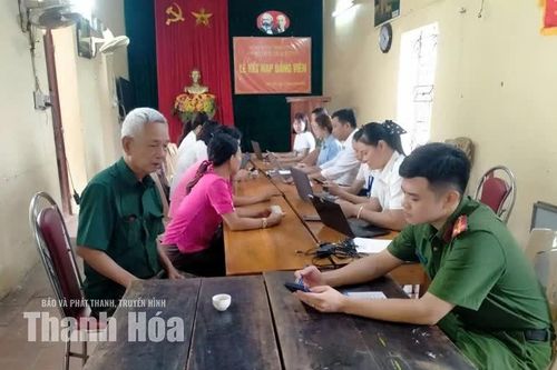 Đưa cán bộ xuống cơ sở hỗ trợ thủ tục hành chính là cách xã Thiệu Tiến cụ thể hóa tinh thần chính quyền gần dân, phục vụ Nhân dân.