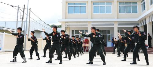 Cán bộ, chiến sĩ Phòng Cảnh sát cơ động Công an tỉnh An Giang tham gia khóa huấn luyện nâng cao. Ảnh: TIẾN DŨNG
