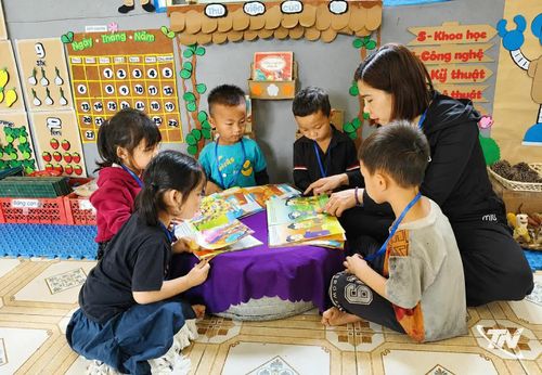 Một giờ học của học sinh Điểm trường Khau Qua, Trường Mầm non Nam Mẫu (xã Ba Bể).