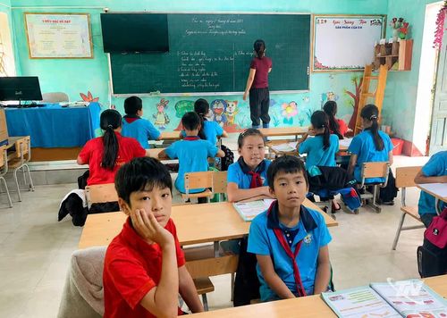 Các xã miền núi, vùng cao tiếp tục duy trì lớp ghép phù hợp với điều kiện thực tế, góp phần bảo đảm học sinh được đến lớp đầy đủ và duy trì sĩ số.