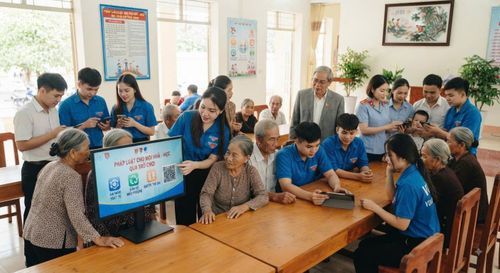Công nghệ không chỉ giúp "số hóa" tài liệu pháp luật. Giá trị lớn hơn là tạo một con đường ngắn hơn từ quy định đến người cần sử dụng quy định đó.