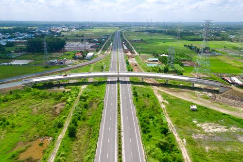 Ông Nguyễn Linh, Phó Giám đốc Ban QLDA đầu tư xây dựng TP Đồng Nai cho biết, dự án đang được tập trung tăng tốc trong giai đoạn cuối, với mục tiêu hoàn thành trong tháng 10/2026. Mục tiêu là hoàn thành dự án trong tháng 10/2026, bảo đảm đưa vào khai thác đồng bộ với các dự án thành phần khác