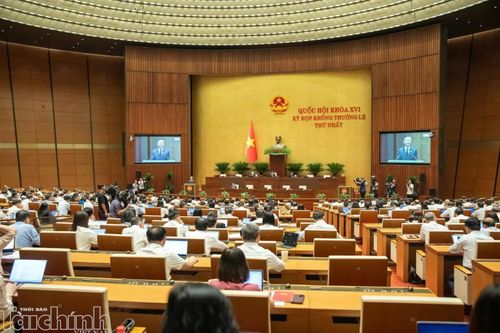 Toàn cảnh phiên họp sáng 19/8. Ảnh: Đức Thanh