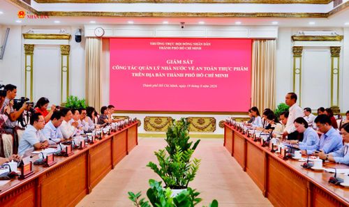 Quang cảnh cuộc làm việc. Ảnh: Hoa Lê