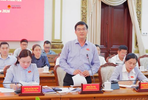 Phó Trưởng ban Văn hoá - Xã hội HĐND TP. Hồ Chí Minh Nguyễn Văn Tuân phát biểu. Ảnh: Hoa Lê