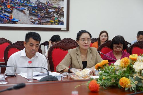 Thứ trưởng Bộ Văn hóa, Thể thao và Du lịch Trịnh Thị Thủy phát biểu tại cuộc làm việc