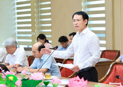 Phó Bí thư Thường trực Thành ủy Hà Nội Nguyễn Trọng Đông kết luận buổi làm việc. Ảnh: Quang Thái