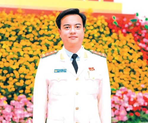 Đại úy Nguyễn Duy Tuấn Minh (Trưởng Công an phường Ô Chợ Dừa, Hà Nội)