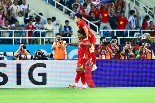  Màn trình diễn của Xuân Son trở thành tâm điểm chú ý. Đến phút 90, anh ghi thêm một bàn để hoàn tất cú đúp và ấn định chiến thắng 2-0. 