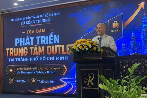  Ông Nguyễn Nguyên Phương - Phó giám đốc Sở Công Thương TP.HCM - phát biểu khai mạc tại Tọa đàm Phát triển Trung tâm outlet tại TP.HCM. Ảnh: Thảo Liên. 