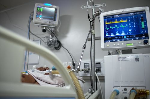  Bệnh viện Bệnh Nhiệt đới TP.HCM vừa là nơi điều trị tuyến cuối cho những bệnh nhân truyền nhiễm nặng, vừa là "người gác đền" trước những dịch bệnh. Ảnh: Duy Hiệu. 
