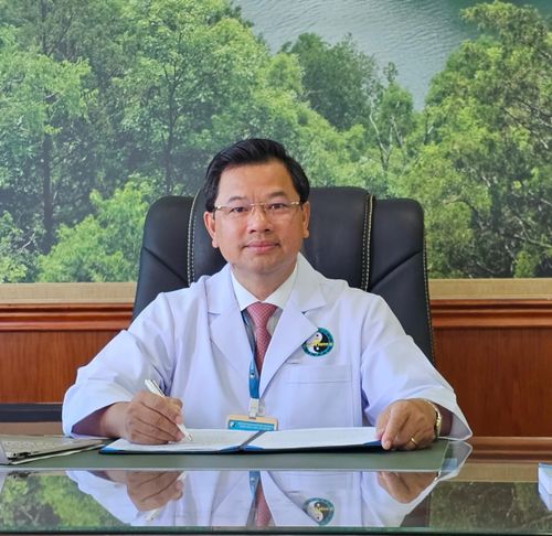Bác sĩ chuyên khoa II Đỗ Tân Khoa, Giám đốc Bệnh viện Y học Cổ truyền TP.HCM.