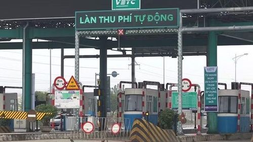 Theo lý giải của VETC, dịch vụ ví điện tử không thuộc danh mục hàng hóa, dịch vụ do Nhà nước định giá, do đó doanh nghiệp được quyền tự định giá và có nghĩa vụ công khai. (Ảnh: THANH HUYỀN)