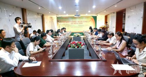 Quang cảnh bế mạc Triển lãm "Da cam-Lương tri và Công lý"