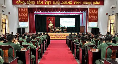  Quang cảnh tọa đàm.  