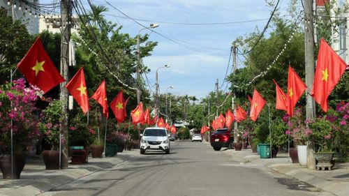 Công tác tuyên truyền cho sự kiện được phường Tam Kỳ triển khai tại nhiều tuyến đường, điểm công cộng.
