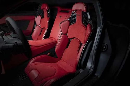 Vào hồi đầu năm nay, Giám đốc Chương trình Xe thể thao Gazoo Racing, ông Jeff Bal, cho biết khách hàng phải trải qua một quy trình thẩm định trước khi được chấp thuận đặt hàng. Chưa rõ khách hàng có phải ký hợp đồng cam kết không bán lại xe trong một khoảng thời gian nhất định hay không. Tuy nhiên, sẽ không bất ngờ nếu đây là một trong nhiều điều kiện mà người mua phải đáp ứng để có thể sở hữu mẫu siêu xe mới của Toyota.