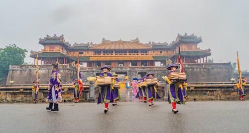 Tái hiện sân khấu hóa Lễ Ban sóc thời Nguyễn tại Ngọ Môn, Huế. Ảnh: Trung tâm Bảo tồn Di tích Cố đô Huế