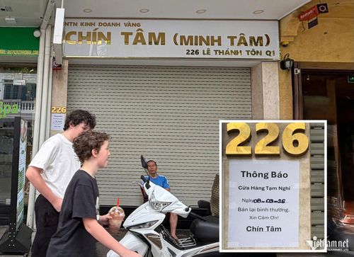 Nhiều đơn vị liên tục thay đổi thời gian mở cửa trở lại. Ảnh: Thu Hà